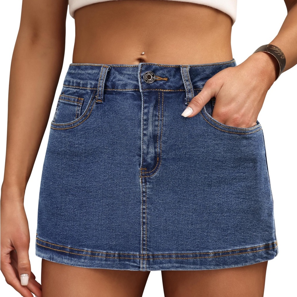 NWT High‎ Waist Mini Denim Skirt with Pockets - Small